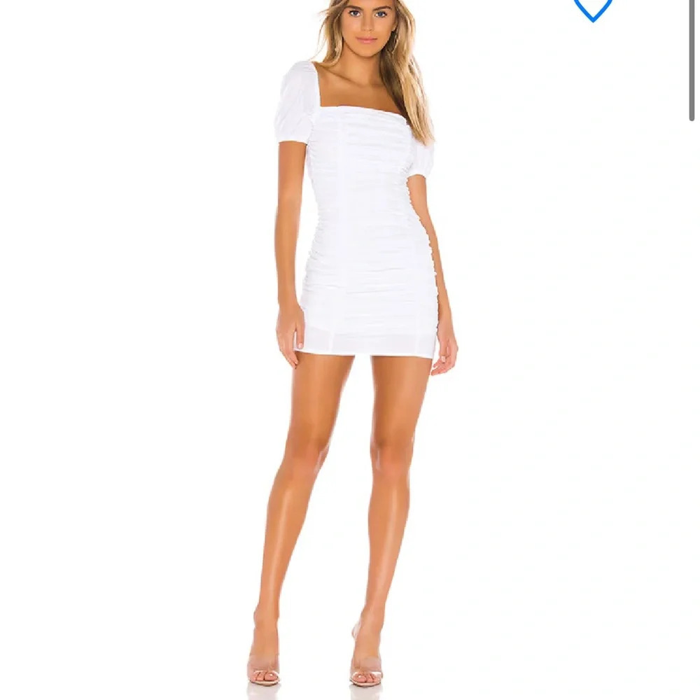superdown
rumor ruched dress small white - Picture 2 of 6